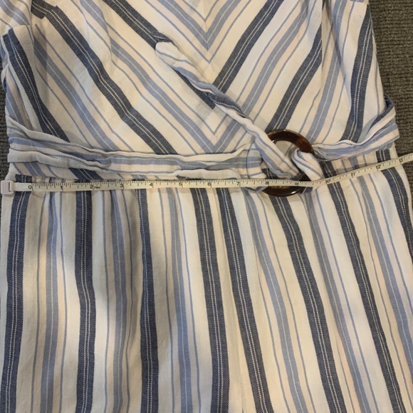 Crystal sky one piece jumper size medium white with blue stripes - Picture 7 of 8